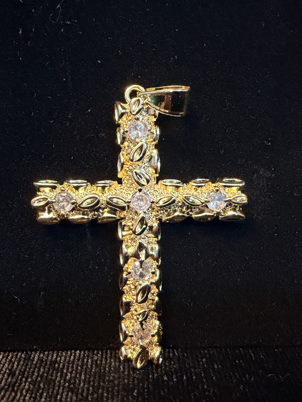 18K Gold Finish 2in Cross Pendant w/Moissanite Diamonds. Very Nice Piece!